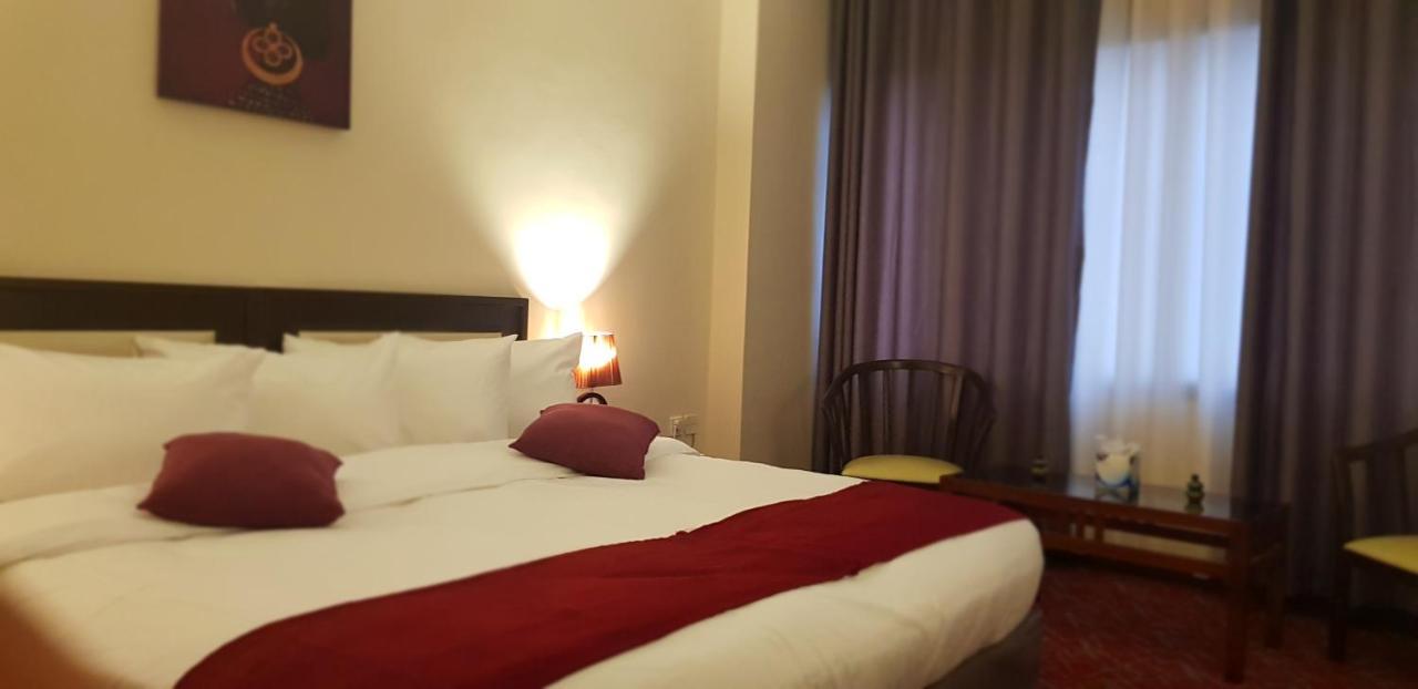 The Signature Hotel Амман Екстер'єр фото